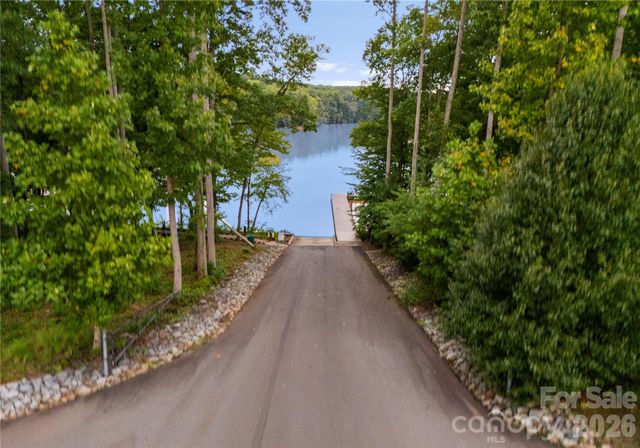 8208 Merryvale Lane, Charlotte, NC 28214