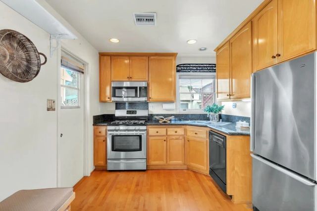 431 H Avenue, Coronado, CA 92118