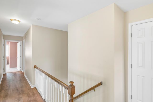 1145 Hunting Drive W, Palatine, IL 60067