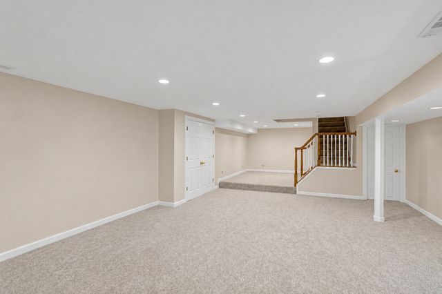 1145 Hunting Drive W, Palatine, IL 60067