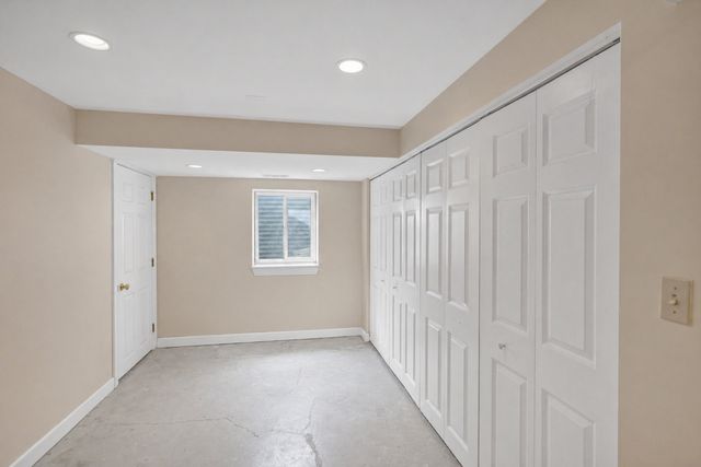 1145 Hunting Drive W, Palatine, IL 60067