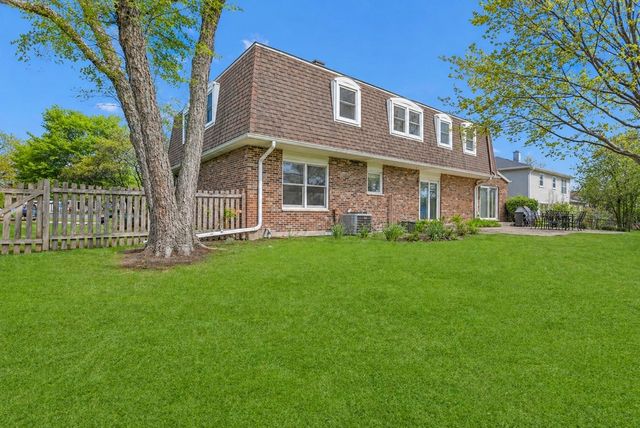 1145 Hunting Drive W, Palatine, IL 60067