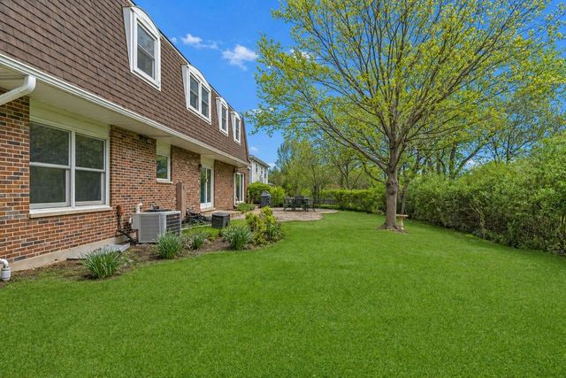 1145 Hunting Drive W, Palatine, IL 60067
