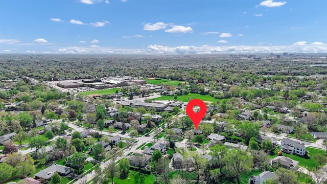 1145 Hunting Drive W, Palatine, IL 60067