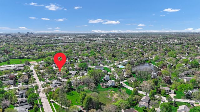 1145 Hunting Drive W, Palatine, IL 60067