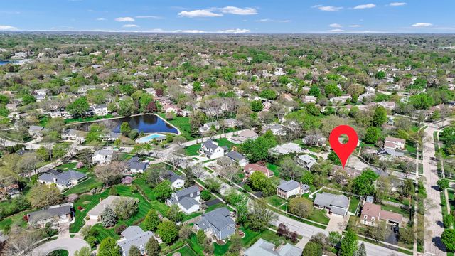 1145 Hunting Drive W, Palatine, IL 60067