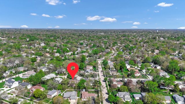 1145 Hunting Drive W, Palatine, IL 60067