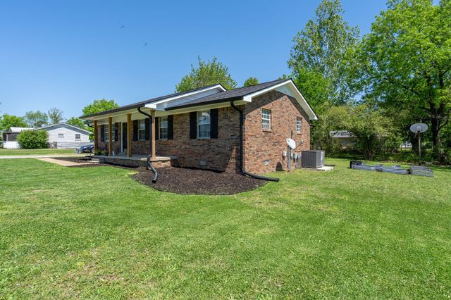 709 Windsor Ave, Lawrenceburg, TN 38464