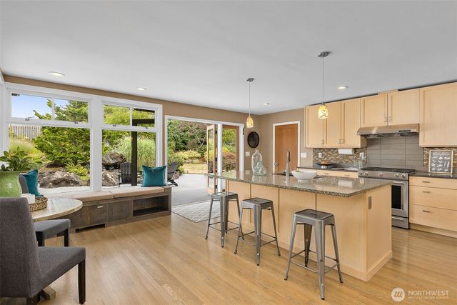 4204 47th Avenue S, Seattle, WA 98118