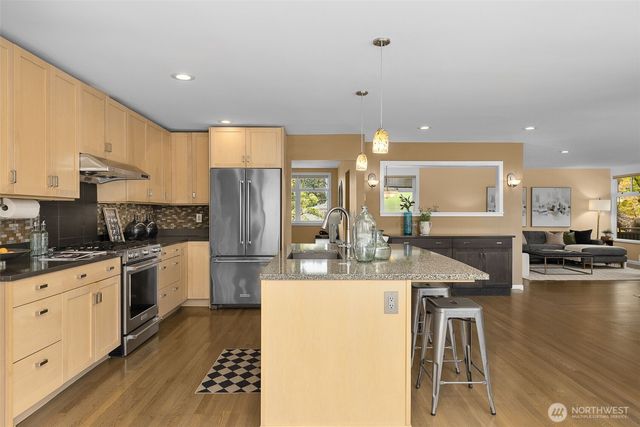 4204 47th Avenue S, Seattle, WA 98118
