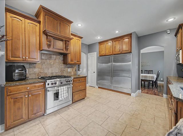 2730 Winfield Drive, Evansville, IN 47725