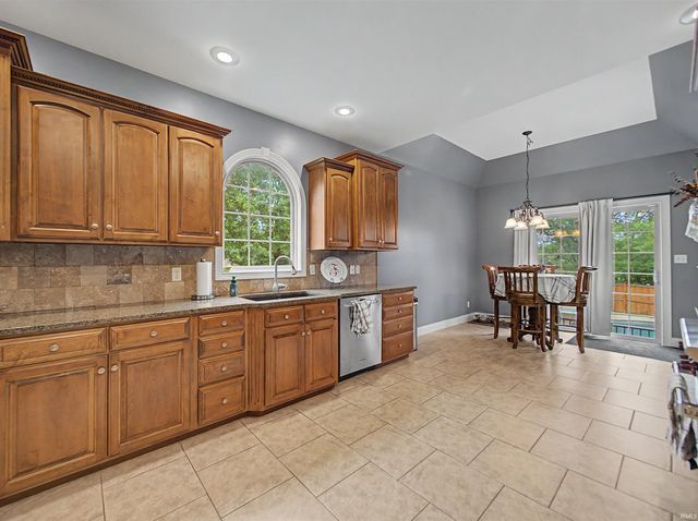 2730 Winfield Drive, Evansville, IN 47725