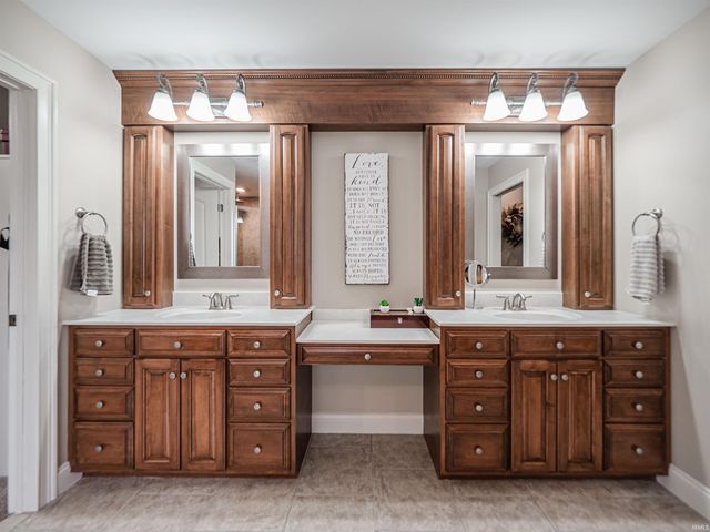 2730 Winfield Drive, Evansville, IN 47725