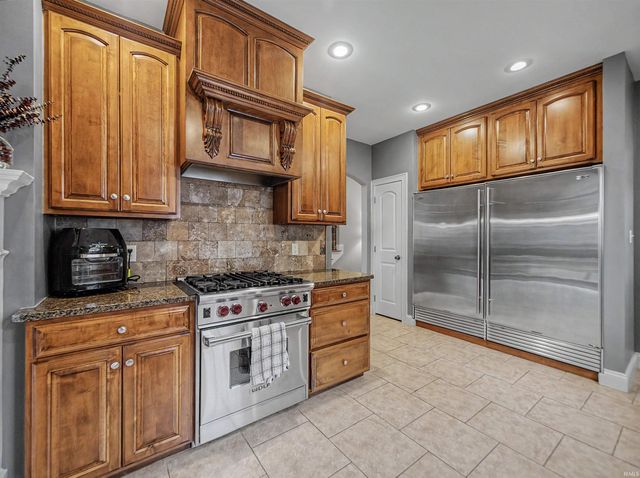 2730 Winfield Drive, Evansville, IN 47725