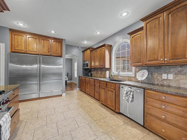 2730 Winfield Drive, Evansville, IN 47725