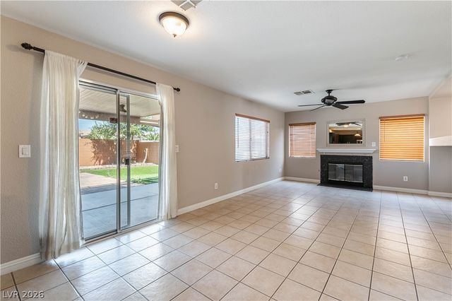 688 Emerald City Avenue, Las Vegas, NV 89183