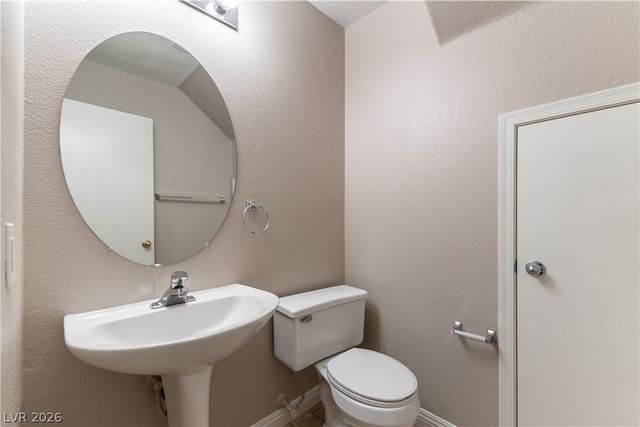 688 Emerald City Avenue, Las Vegas, NV 89183