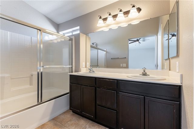 688 Emerald City Avenue, Las Vegas, NV 89183