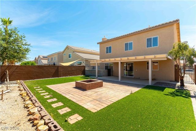 688 Emerald City Avenue, Las Vegas, NV 89183