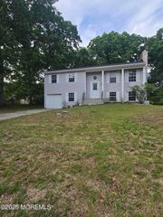 151 Shenandoah Boulevard, Toms River, NJ 08753