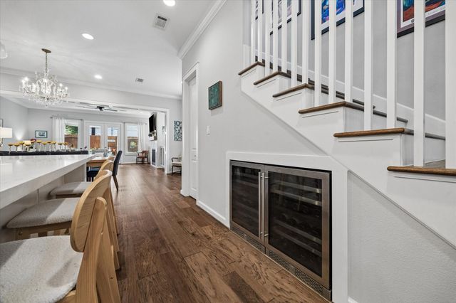 118 E 27th Street B, Houston, TX 77008