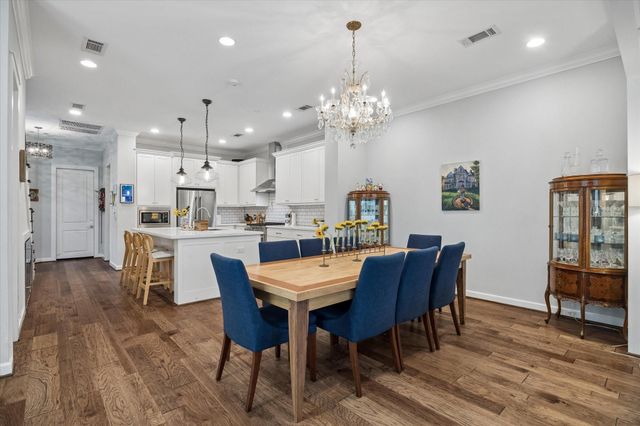 118 E 27th Street B, Houston, TX 77008