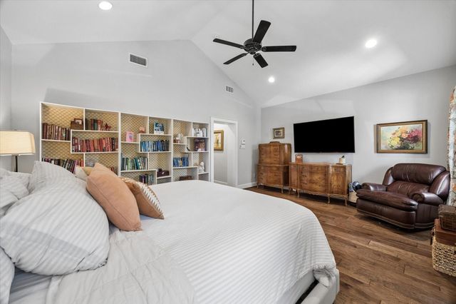 118 E 27th Street B, Houston, TX 77008