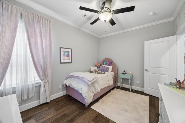118 E 27th Street B, Houston, TX 77008