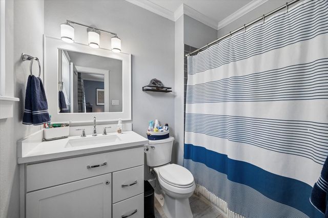 118 E 27th Street B, Houston, TX 77008