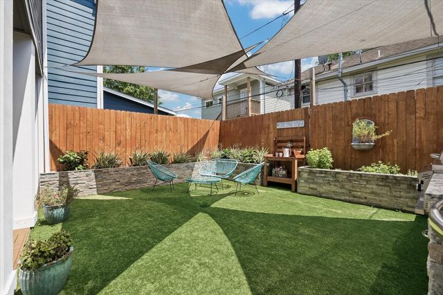 118 E 27th Street B, Houston, TX 77008