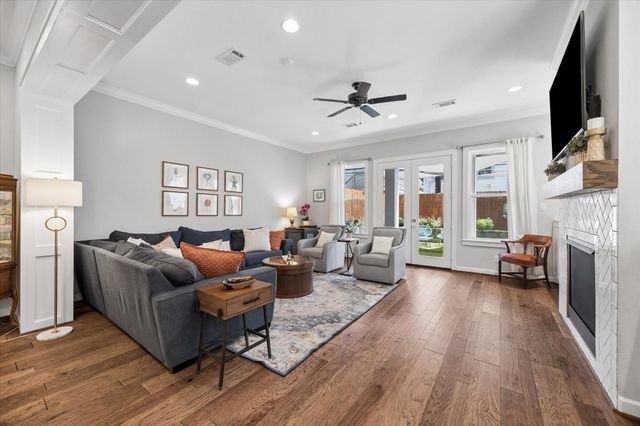 118 E 27th Street B, Houston, TX 77008