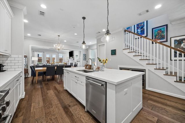 118 E 27th Street B, Houston, TX 77008