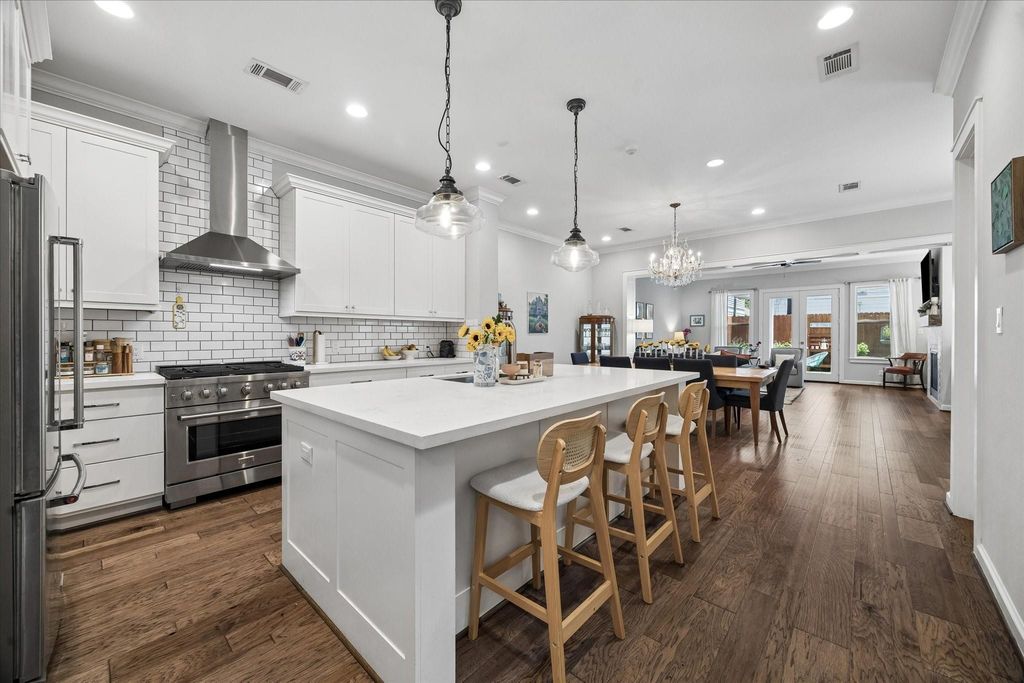 118 E 27th Street B, Houston, TX 77008
