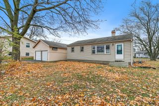 70 Hilltop Drive, Lake In The Hills, IL 60156