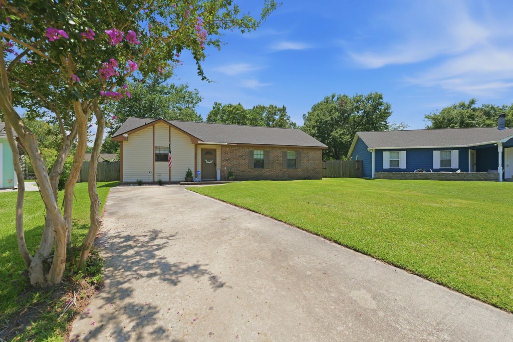 114 Mcduffie Court, Summerville, SC 29486