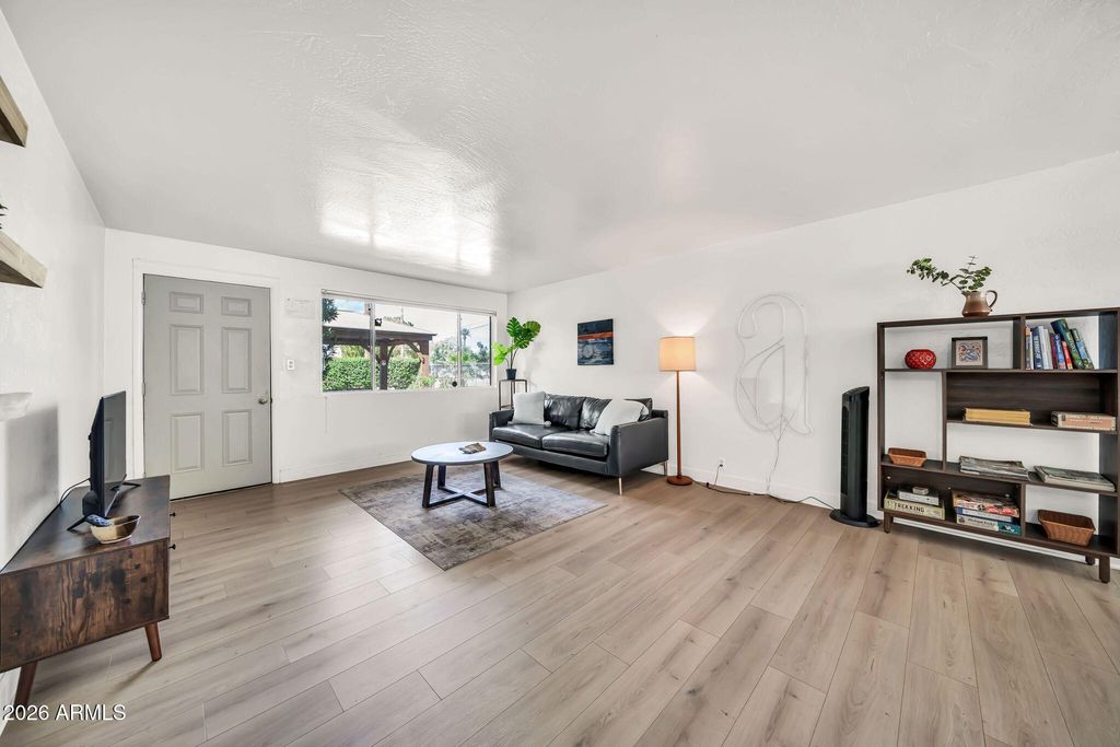1111 E TURNEY Avenue 3, Phoenix, AZ 85014 — photo 2
