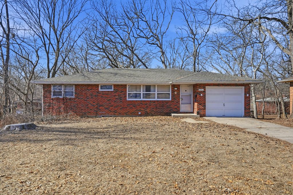 501 WESTRIDGE DR, Columbia, MO 65203