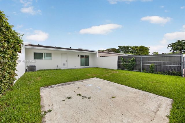 10006 SW 23rd Terrace, Miami, FL 33165