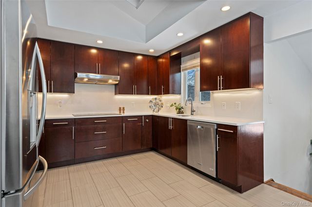 24 Jeffrey Lane, Great Neck, NY 11020