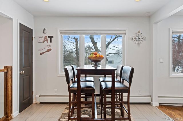 24 Jeffrey Lane, Great Neck, NY 11020