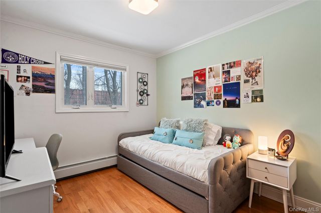 24 Jeffrey Lane, Great Neck, NY 11020