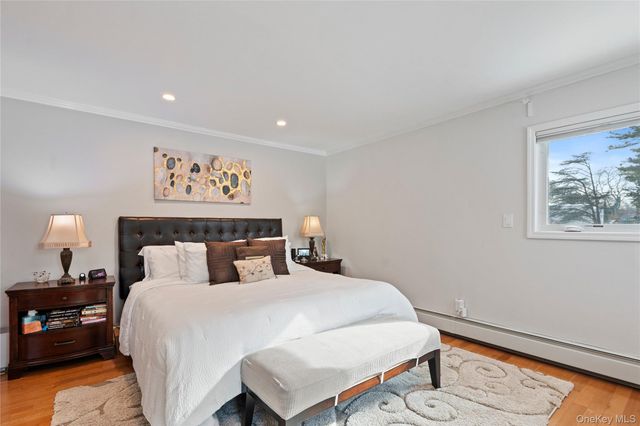 24 Jeffrey Lane, Great Neck, NY 11020