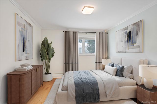 24 Jeffrey Lane, Great Neck, NY 11020