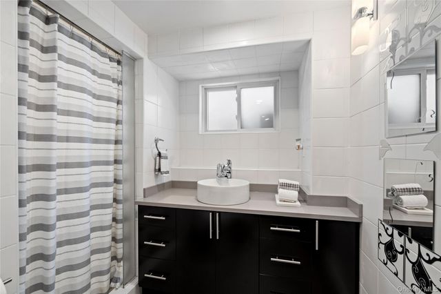 24 Jeffrey Lane, Great Neck, NY 11020