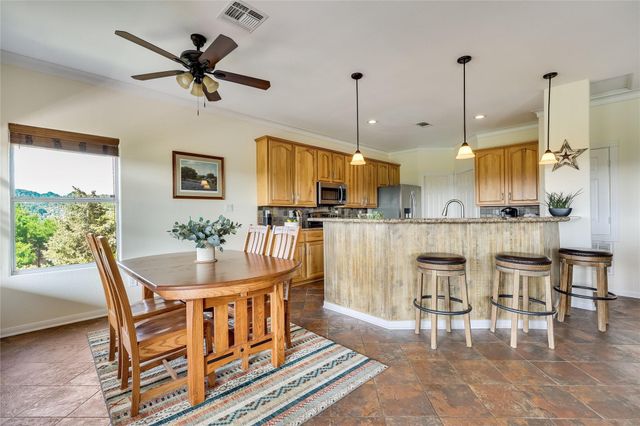 5200 Arrowhead DR, Lago Vista, TX 78645