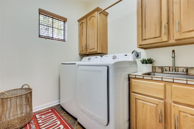 5200 Arrowhead DR, Lago Vista, TX 78645