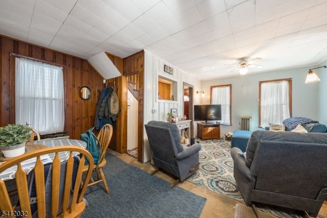 529 Maple Ave, Elizabeth City, NJ 07202