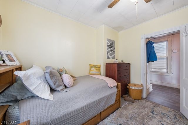 529 Maple Ave, Elizabeth City, NJ 07202