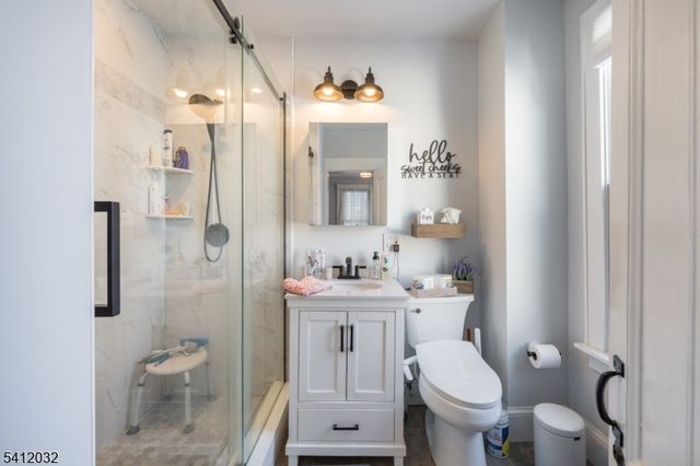 529 Maple Ave, Elizabeth City, NJ 07202