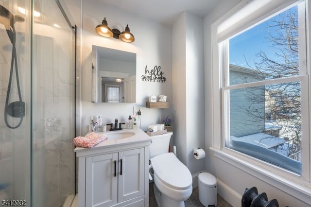 529 Maple Ave, Elizabeth City, NJ 07202